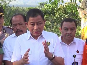 Jonan Minta Pengungsi Gunung Agung dari Luar Zona Bahaya untuk Pulang