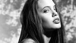 Penampilan Angelina Jolie Muda, dari Punk Rock sampai Artis Top