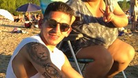 Lucas termasuk tipe pria yang Family Man. Dia kerap mengajak sang ibunda traveling ke berbagai destinasi di dunia. (Instagram/@ltorreira34)