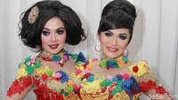 Gaya Syahrini saat berduet bersama Krisdayanti pada tahun 2013 lalu. Dok. detikHOT