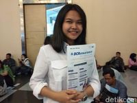 Deretan Perempuan Cantik Ini Rela Desak-desakan di Smesco, Cari Apa?