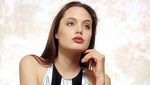 Penampilan Angelina Jolie Muda, dari Punk Rock sampai Artis Top