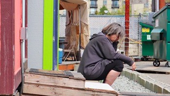 Seattle sebenarnya bukan wilayah miskin. Bercokolnya dua raksasa teknologi, Microsoft dan Amazon serta perusahaan lain, membuat banyak orang kaya di kota ini. Dua orang terkaya di dunia saat ini, Jeff Bezos dan Bill Gates tinggal di sekitar wilayah Seattle. Foto: Instagram