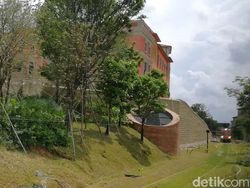 Markas Baru Huawei di China: Kastil Gaya Eropa dan Punya Kereta