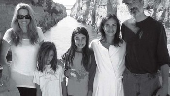 Dari pernikahan dengan Jobs, mereka dikaruniai 3 orang anak. Yakni Reed yang lahir tahun 1991, Erin pada tahun 1995 dan Eve yang dilahirkan 1998. Foto: istimewa