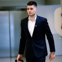 Duje Caleta-Car, pemain ganteng Kroasia ini baru berusia 21 tahun. Dia baru menjadi bagian timnas Kroasia pada 2018 ini. Dan pesepakbola dengan tinggi 192 cm ini menjalani laga perdananya di Piala Dunia 2018 saat Kroasia vs Brazil. Foto: Instagram