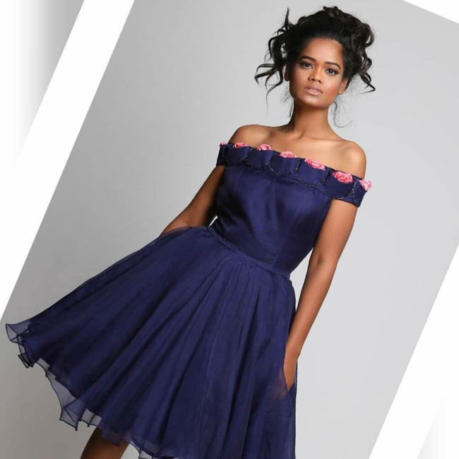 Renee mengatakan pada Hindustan Times bahwa warna kulitnya kerap kali diedit jadi lebih putih dalam pemotretan.  Foto: Instagram/@badgalrene