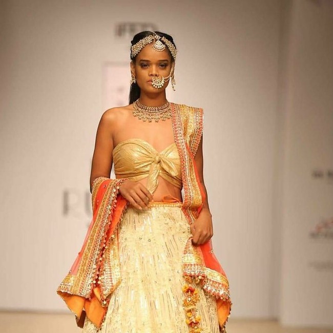 Mereka bilang padaku bahwa semua model bisa dipakai untuk prostitusi. Aku tidak akan bisa jadi model kecuali bisa memuaskan klien. Berkulit gelap saja sudah membunuh kesempatanku (jadi model), kata Renee. Foto: Instagram/@badgalrene