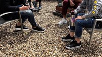 Kalau ini, saat Lucas bersama sahabatnya liburan ke Pieve Ligure, spot wisata di Genoa, Italia. Seru ya! (Instagram/@ltorreira34)