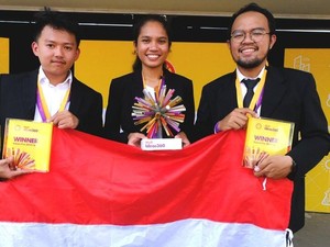 Mahasiswa RI Juara Dunia Teknologi Mobil Bahan Bakar Sampah Plastik
