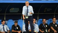 Oleh karena itu ia mendapat julukan El Maestro yang berarti the teacher atau sang guru. FIFA bahkan pernah menganugerahkan Order of Merit kepada Tabarez. (Foto: GettyImages)