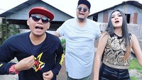 Yogi sendiri pernah berduet dengan pedangdut lainnya seperti Nella Kharisma. Dok. Instagram