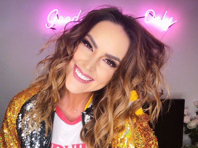 Messy hair dont care. Senyuman Patty tampak menawan meski dengan rambut berantakan. Foto: Instagram