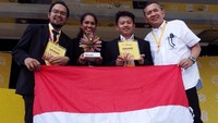 Tiga mahasiswa Indonesia dari Universitas Gadjah Mada (UGM) yang menjadi juara kompetisi Shell Ideas360 2017/2018 adalah Herman Amrullah, Sholahuddin Alayyubi, dan Thya Laurencia Benedita Araujo. Istimewa/UGM.