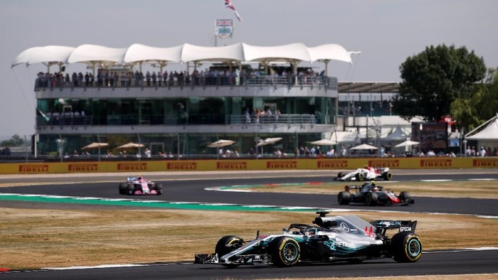 Formula One F1 - British Grand Prix - Silverstone Circuit, Silverstone, Britain - July 6, 2018   Mercedes Lewis Hamilton during practice   REUTERS/Andrew Yates
