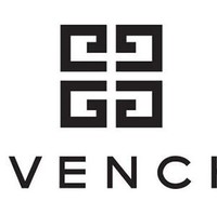 House of Givenchy dibuka tahun 1952 oleh Hubert de Givenchy. Desainer ini juga yang mendesain gaun-gaun cantik Audrey Hepburn dan Jacqueline Kennedy Onassis. Dalam bahasa Perancis, Givenchy dilafalkan menjadi jzhi-von-shee. Foto: Getty Images