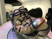 Pakaian yang dikenakan astronot Rusia saat di luar angkasa (M Resha Pratama/detikTravel)