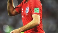 Lihat aksi pria bernama lengkap Jordan Brian Henderson ini saat minum di sela-sela pertandingan. Thirsty, tulisnya dalam captions foto. Foto: instagram @jhenderson