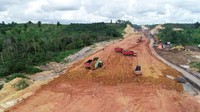 Ini merupakan bagian dari Seksi 2 pada ruas Samboja hingga Muara Jawa. Pada ruas ini penimbunan tanah sedang dilakukan. Istimewa/Jasamarga Balikpapan Samarinda.