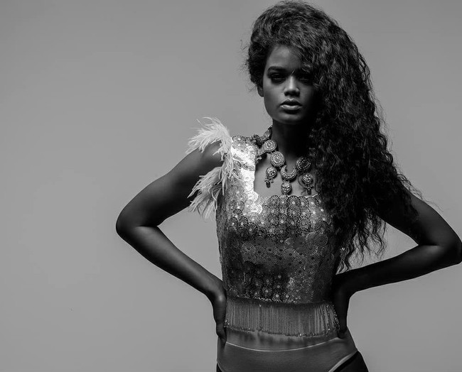 Sebelum jadi viral, Renee mengaku menjadi wanita berkulit gelap di dunia modeling adalah sebuah tantangan. Sudah bukan rahasia lagi kalau standar kecantikan di India haruslah berkulit putih. Foto: Instagram/@badgalrene