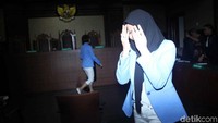 Bupati Rita terbukti menerima uang gratifikasi Rp 110.720.440.000 terkait perizinan proyek pada dinas Pemkab Kukar.