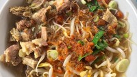 “Enak banget,” ujar Adzana. Duh, penampakan soto dagingnya benar-benar bikin ngiler nih! Foto: Instagram adzanabs