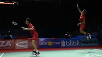 Hasil ini mengantarkan ganda putra Indonesia itu ke semifinal Indonesia Open 2018.