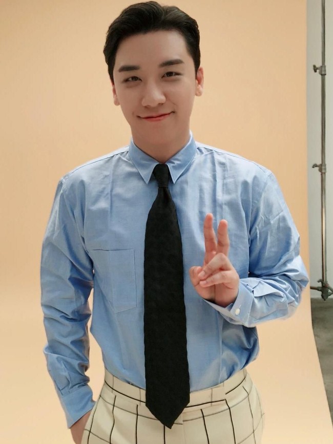 Dalam sebuah acara, Seungri Bigbang mengatakan jika keluarganya punya banyak utang ketika debut. Karena itu, pria 28 tahun tersebut memberikan gaji di awal-awal karier untuk membayar utang orangtua. (Foto: Instagram)