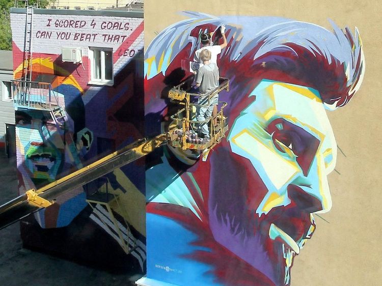 Adu Keren Mural Neymar, Messi, dan Ronaldo di Kazan