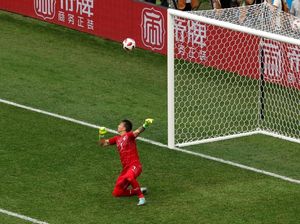 Ter-Loris Karius, Muslera Diserbu Meme Lucu