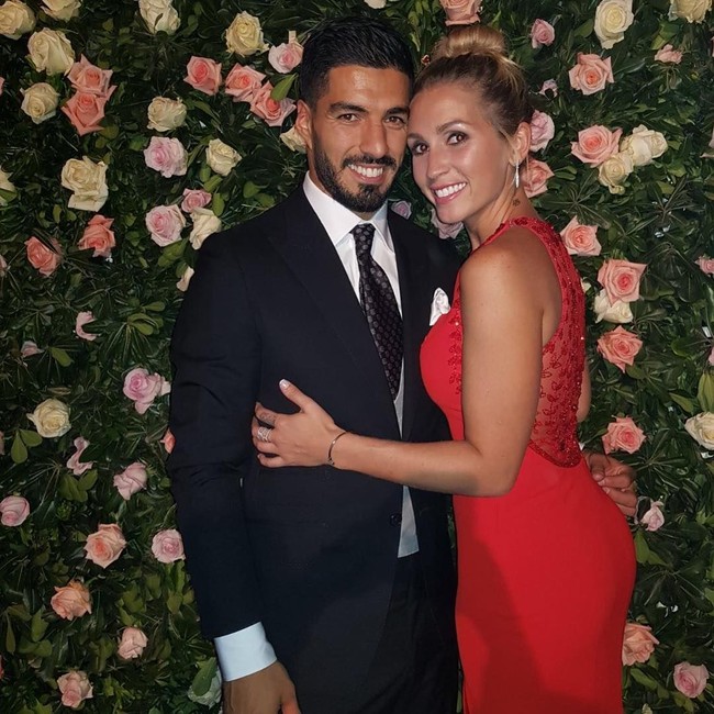 Bak malaikat penolong, Sofia datang di saat Luis sedang berada dalam titik terendah di kehidupannya. Sampai-sampai, ia tidak bersemangat lagi bermain bola. Saya tidak berjalan ke arah yang saya mau. Kala itu, banyak orang di sekitar saya yang memberi pengaruh buruk. Namun dia (Sofia) membangkitkan lagi rasa percaya diri saya dan mengembalikan semangat, ungkap Luis kepada Liverpool Echo. (Foto: Instagram/@sofibalbi)