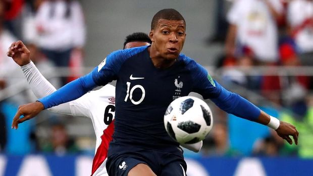 Soccer Football - World Cup - Group C - France vs Peru - Ekaterinburg Arena, Yekaterinburg, Russia - June 21, 2018   France's Kylian Mbappe in action    REUTERS/Damir Sagolj