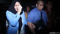 Selain itu, hak politik Bupati Rita dicabut hakim selama 5 tahun.