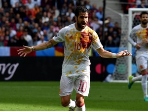 Fabregas Belum Mau Pensiun dari Timnas Spanyol