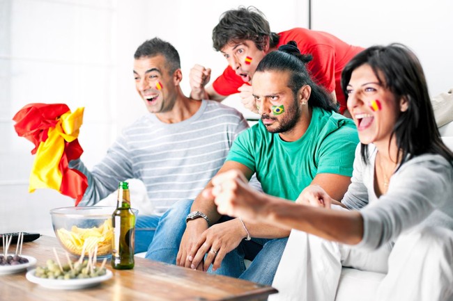Nonton Piala Dunia Makin Seru Sambil Ngemil 8 Camilan Sehat Ini