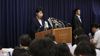 Penangkapan Shoko Asahara dan 6 pengikutnya di tahun 1995 belum mampu membawa mereka ke meja eksekusi karena banding yang terus dilakukan. Hingga akhirnya proses banding usai setelah pengadilan dan Mahkamah Agung memperkuat vonis hukuman seumur hidup atas salah seorang pengikut Aum Shinri Kyo. Issei Kato/Reuters.