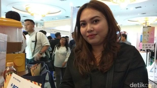 Deretan Perempuan Cantik Ini Rela Desak-desakan di Smesco, Cari Apa?