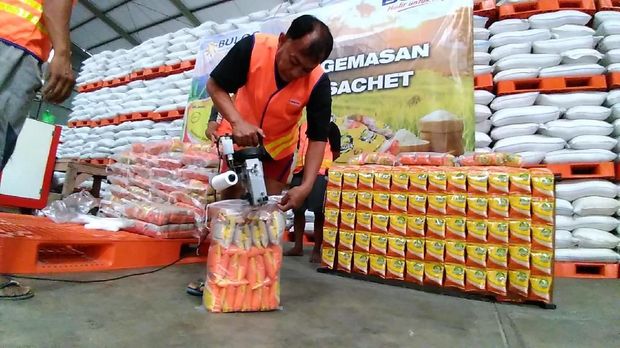 Beras Sachet 200 Gram Segera Beredar di Jatim