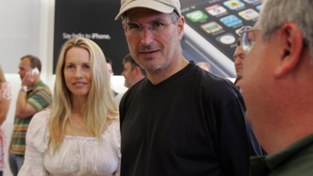 Laurene sering menemani kegiatan suaminya yang sangat sibuk di Apple. Foto: istimewa