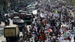 Foto: Massa Aksi 67 Bergerak Menuju Bareskrim