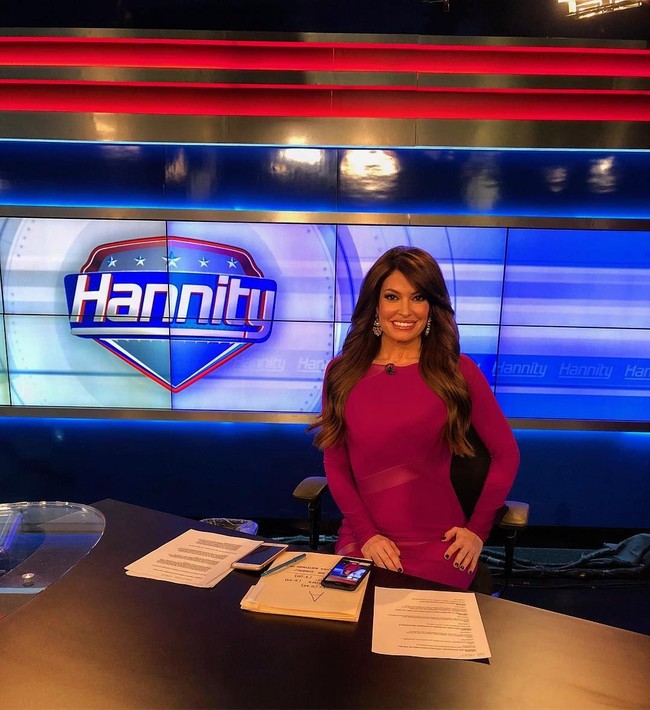 Kimberly Guilfoyle adalah seorang presenter Fox News. Kim termasuk presenter senior. Wanita 49 tahun itu bahkan lebih tua dari ibu tiri Don, Melania Trump yang berusia 48.   Foto: Instagram (@kimberlyguilfoyle)