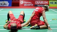 Greysia Polii/Apriyani Rahayu harus rela tersingkir dari Indonesia Open 2018 setelah ditumbangkan oleh wakil ganda putri asal Jepang Yuki Fukushima/Sayaka Hirota.