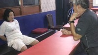 Kasus pembunuhan ini terjadi pada Kamis (5/7) di rumah korban di Jalan Tanjungpura, Gang Landak No 29, Pontianak. Polisi mendapatkan adanya laporan pembunuhan sekitar pukul 16.00 WIB. Dari lokasi, polisi mengamankan terduga pelaku Hui Na (43).