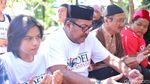 Ketika Si Doel Cs Ziarah ke Makam Pak Tile
