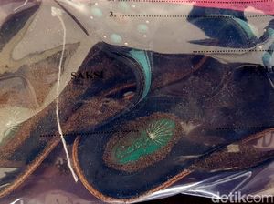 Penampakan Sandal Berpasir Milik Nining untuk Rekayasa Tenggelam