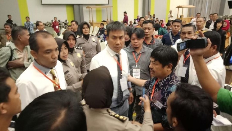 Kotak Kosong Menang Rekap KPU Tingkat Kecamatan Pilwalkot Makassar Kotak Kosong Menang Rekap KPU Tingkat Kecamatan Pilwalkot Makassar