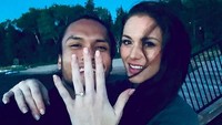 Randy pun melamar pada tanggal 4 Juli 2018 lalu, dan langsung diterima kekasihnya. Foto: Randy Pangalila dan Pacar (Instagram)