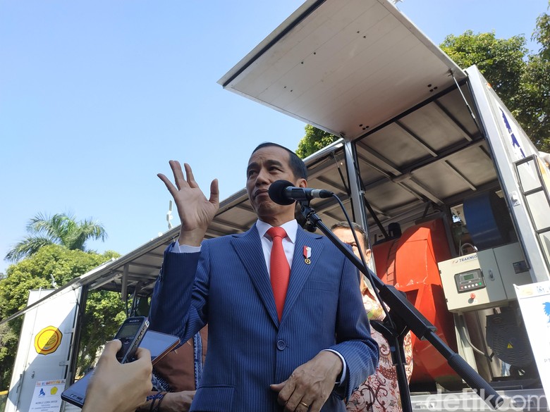 Didukung TGB Lanjut 2 Periode, Jokowi: Itu Bentuk Penghargaan Didukung TGB Lanjut 2 Periode, Jokowi: Itu Bentuk Penghargaan