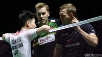 Kevin menanggapi santai protes tersebut.