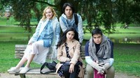 Tampak Arbani Yasiz, Dinda Azani, Umay Shahab, dan Beby Tsabina berfoto bersama. Foto: dok. Film Roman Picisan